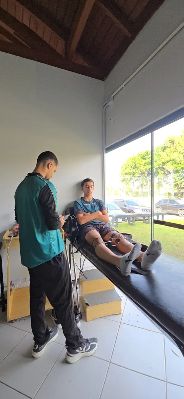 Um registro meu durante uma sessão de fisioterapia.